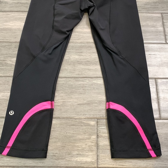 Lululemon Inspire Crop II
Black / Wee Are From Space Parfait Pink Sz 6 - Picture 16 of 17